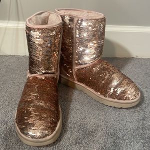 8 UGG boots Gold Sequin BLING S/N 1103971 women’s Great Condition!